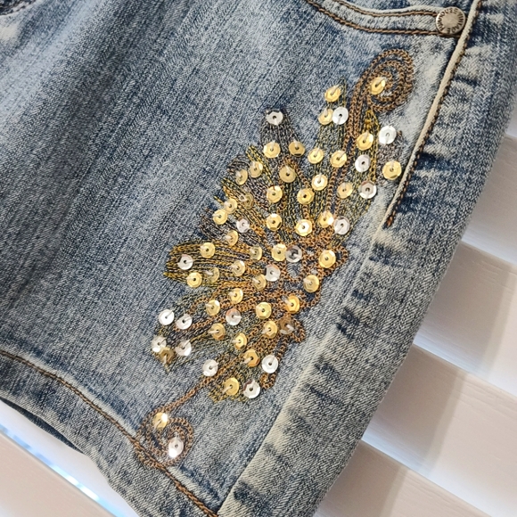 3/$12 or 5/$17⭐️Jean Mini Skirt - Picture 2 of 5